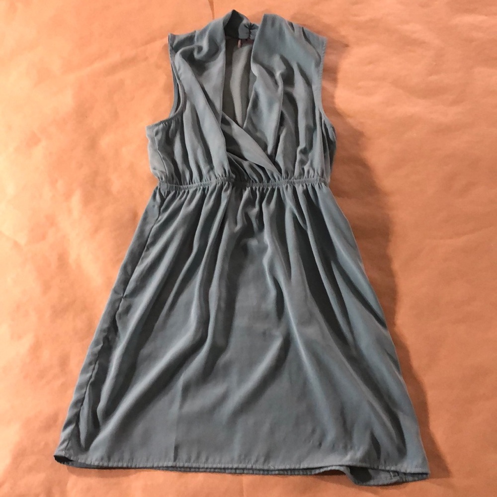 Vneck Dress with Mesh Back